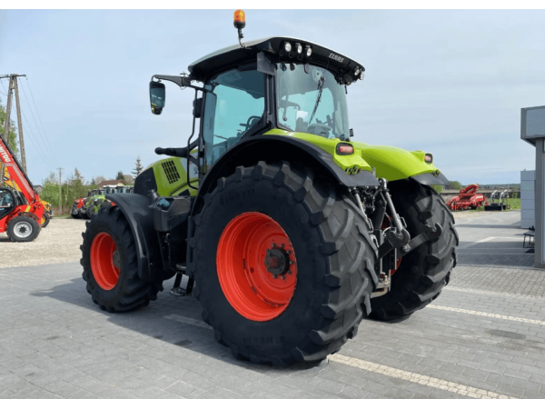 Трактор Claas Axion 820 (2015)