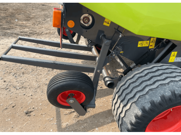 Прес-підбирач Claas Variant 360 (2009)