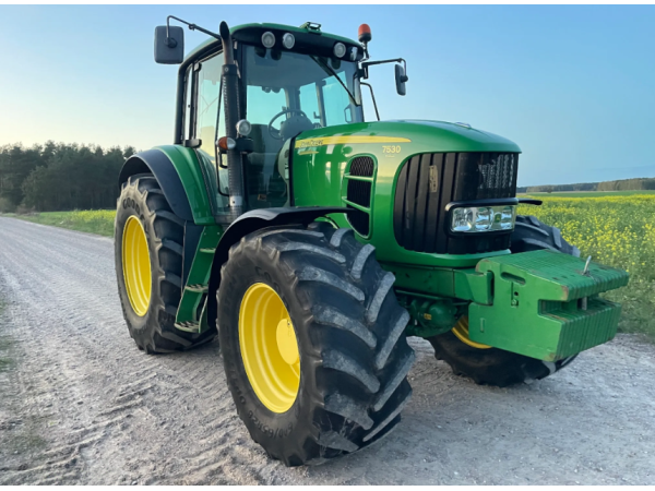 Трактор John Deere 7530 (2008)