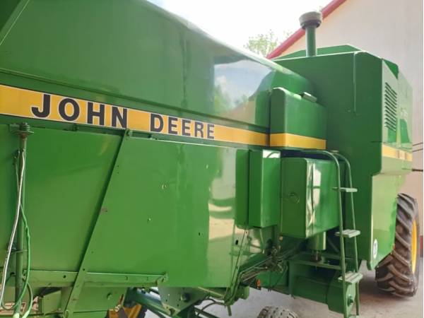 Комбайн John Deere 1055 (1989)