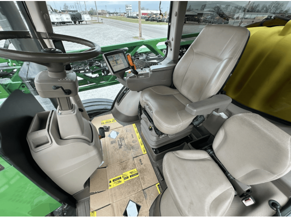 Обприскувач John Deere R4030 (2014)