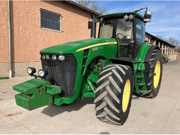 Трактор John Deere 8230 (2007)