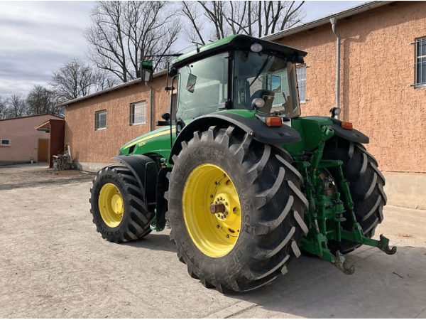 Трактор John Deere 8230 (2007)