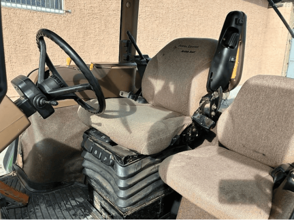 Трактор John Deere 8230 (2007)