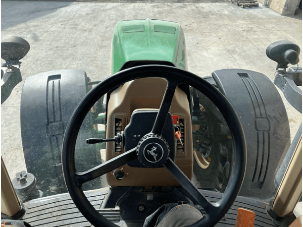 Трактор John Deere 8230 (2007)