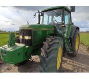 Трактор John Deere 6900