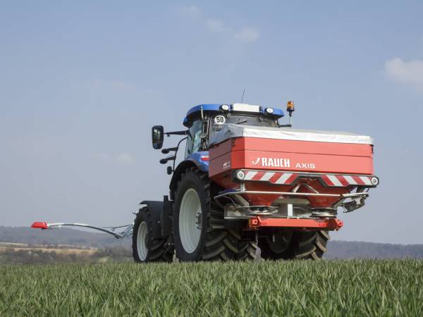 Розкидувач добрив Rauch Axis M30.2 C