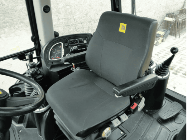 Екскаватор-навантажувач JCB 3CX (2016)
