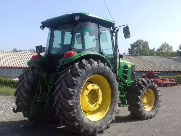 Трактор John Deere 6130D (2011)