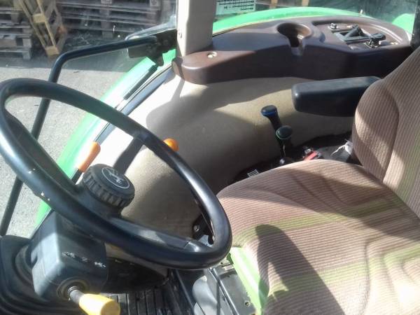 Трактор John Deere 6130D (2011)