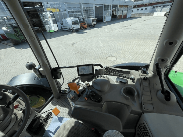 Трактор John Deere 6125R (2014)