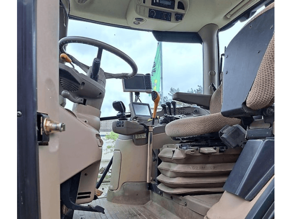 Трактор John Deere 6105R (2012)