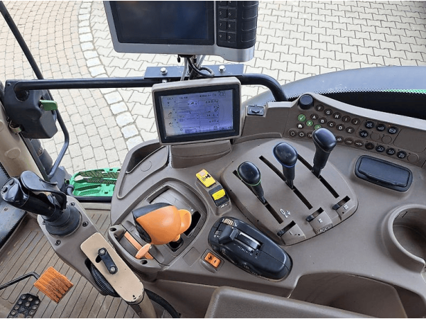Трактор John Deere 6105R (2012)
