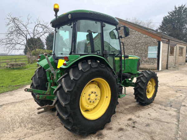 Трактор John Deere 5515 (2008)