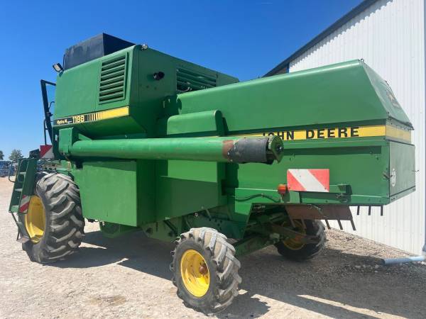 Комбайн John Deere 1188 (1991)