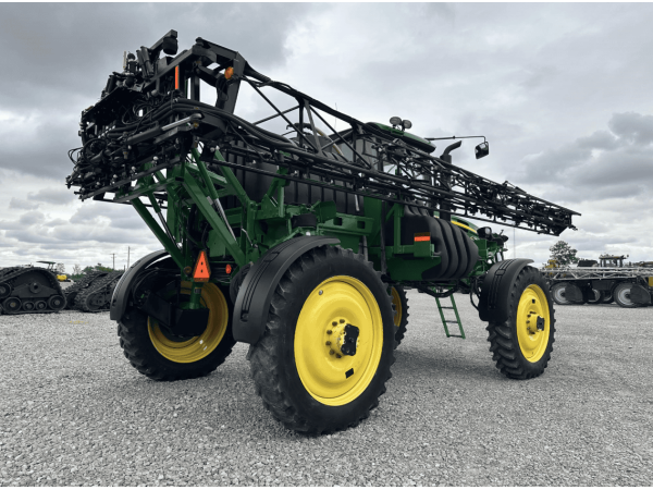 Самохідний обприскувач John Deere 4730 (2012)
