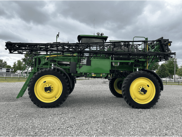 Самохідний обприскувач John Deere 4730 (2012)