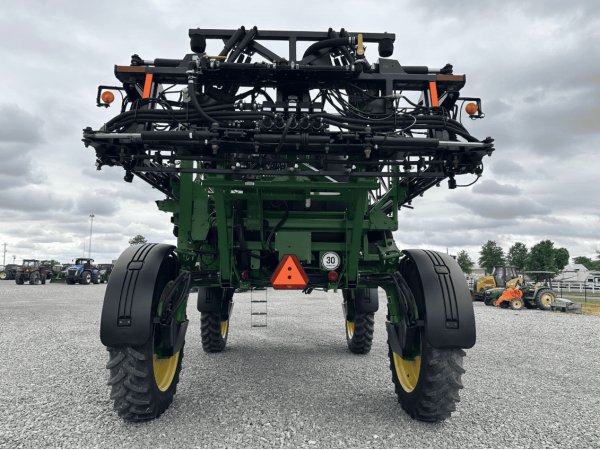Самохідний обприскувач John Deere 4730 (2012)