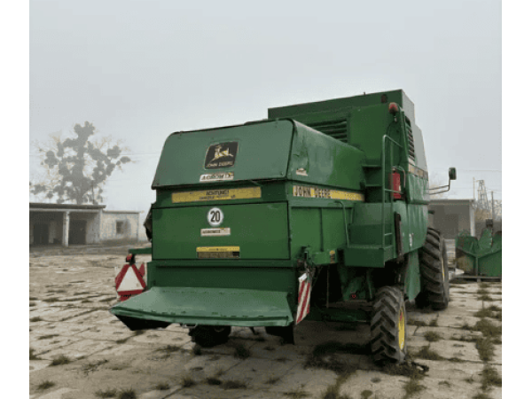 Комбайн John Deere 1188 (1990)