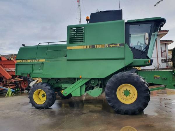 Комбайн John Deere 1188 (1992)