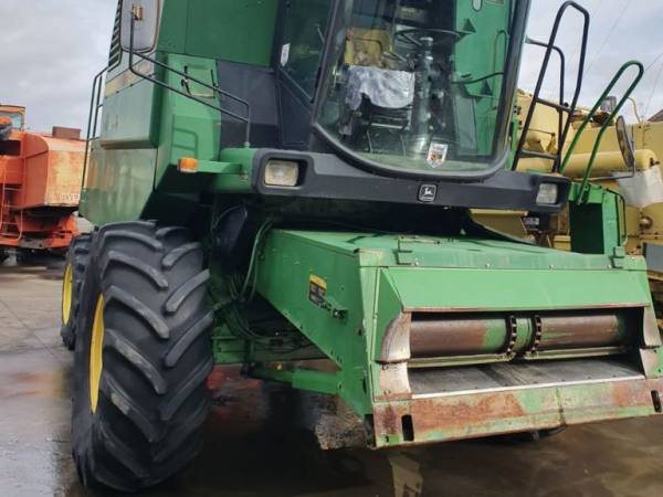 Комбайн John Deere 1188 (1992)