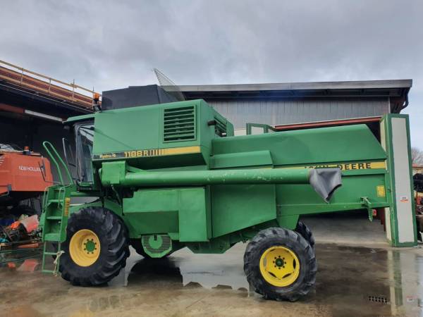 Комбайн John Deere 1188 (1992)