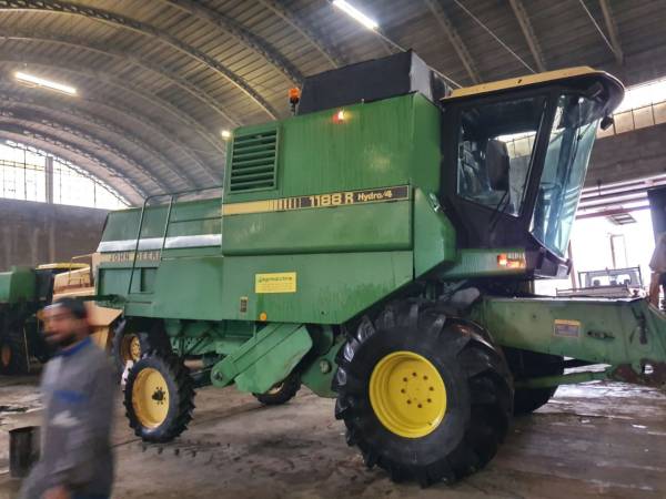 Комбайн John Deere 1188 (1992)