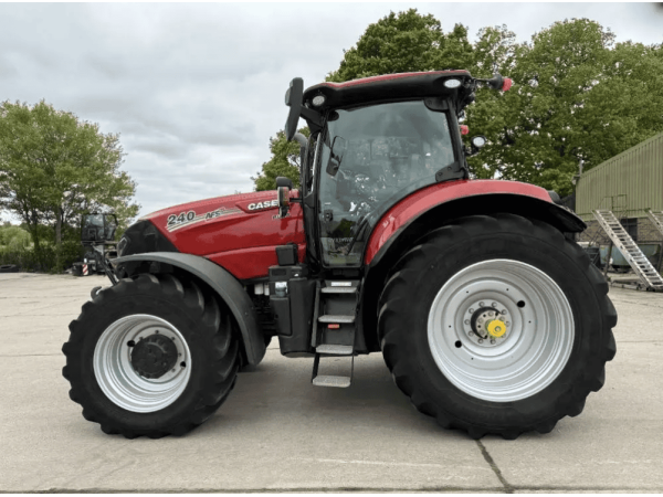 Трактор Case IH Puma 240 (2023)