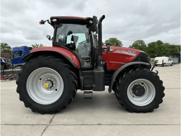 Трактор Case IH Puma 240 (2023)