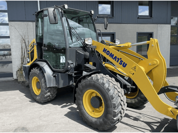 Екскаватор-навантажувач Komatsu WA 70M (2022)