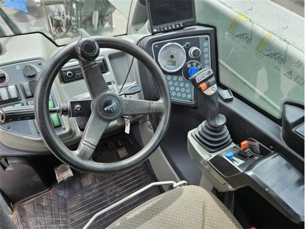 Телескопічний навантажувач Claas 9055 Scorpion (2015)