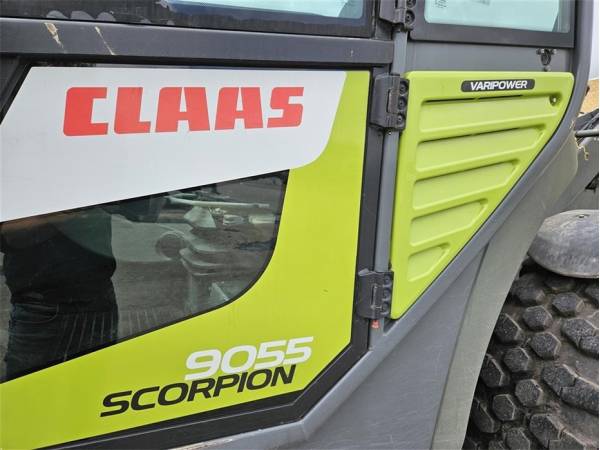 Телескопічний навантажувач Claas 9055 Scorpion (2015)