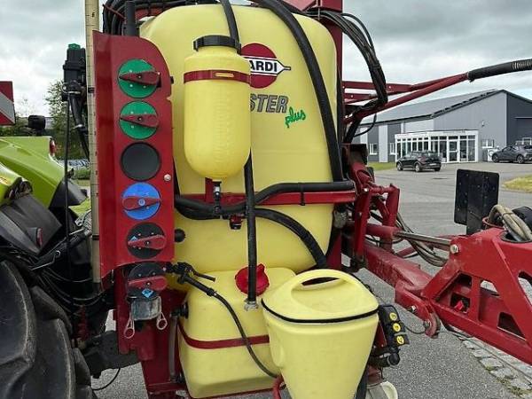 Навісний обприскувач Hardi Master plus (2013)