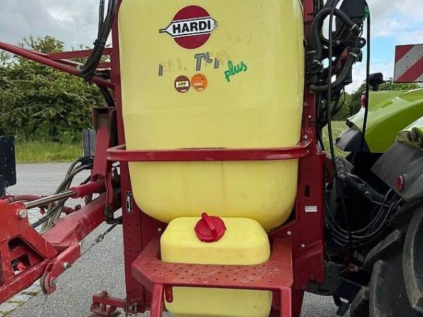 Навісний обприскувач Hardi Master plus (2013)