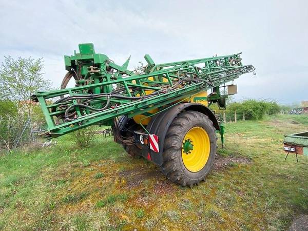 Причіпний обприскувач John Deere 840 (2008)