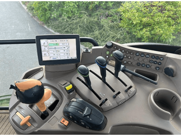 Трактор John Deere 6125R (2015)