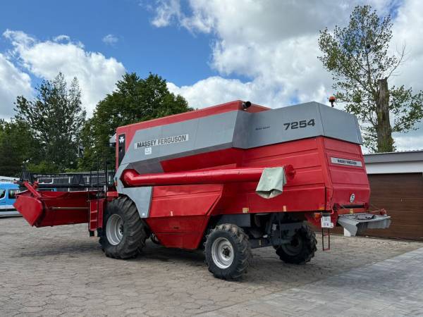 Комбайн Massey Ferguson 7254 (2001)