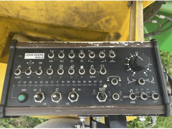 Причіпний обприскувач John Deere 840i (2008)