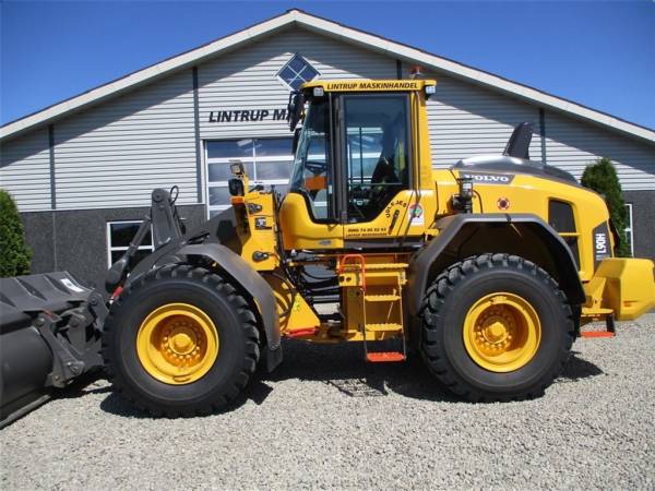 Екскаватор-навантажувач Volvo  L90H (2023)
