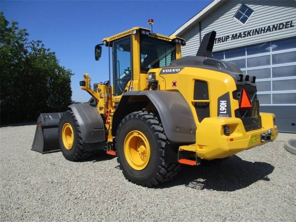 Екскаватор-навантажувач Volvo  L90H (2023)