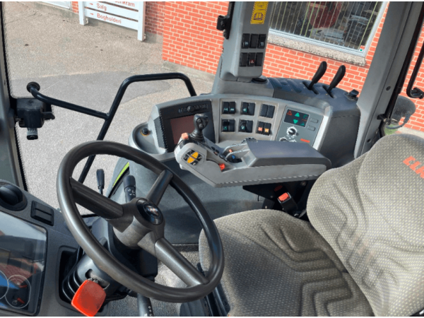 Трактор Claas Arion 640 (2011)