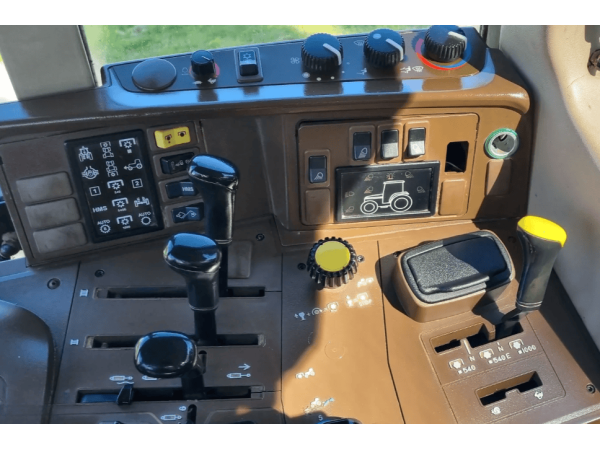 Трактор John Deere 6520 (2004)