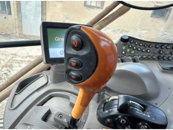 Трактор John Deere 6210R (2013)