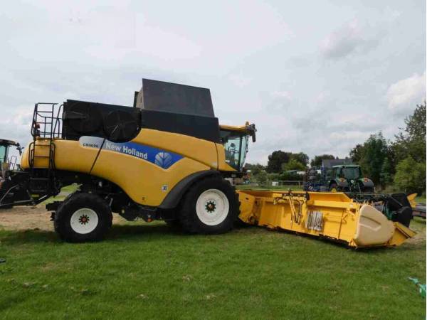 Комбайн New Holland CR 9090 (2011)
