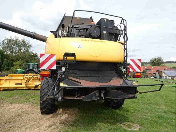 Комбайн New Holland CR 9090 (2011)