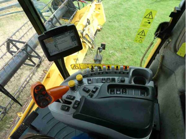 Комбайн New Holland CR 9090 (2011)