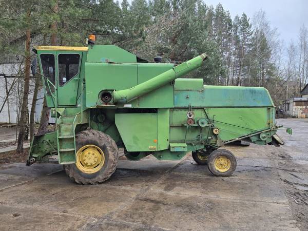 Комбайн John Deere 955 (1984)