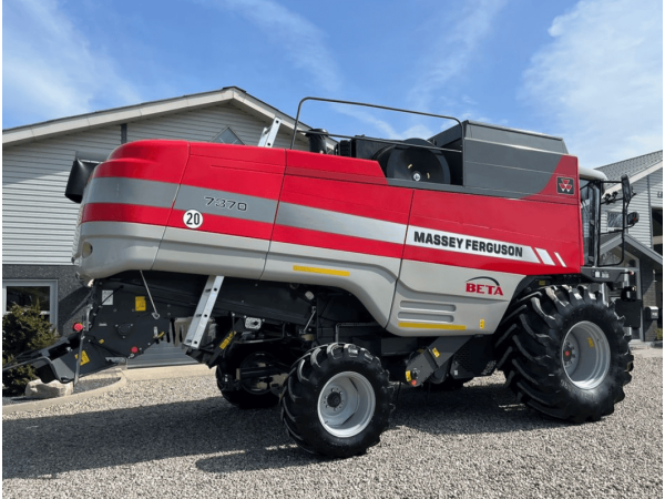 Комбайн Massey Ferguson 7370 (2012)
