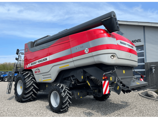 Комбайн Massey Ferguson 7370 (2012)