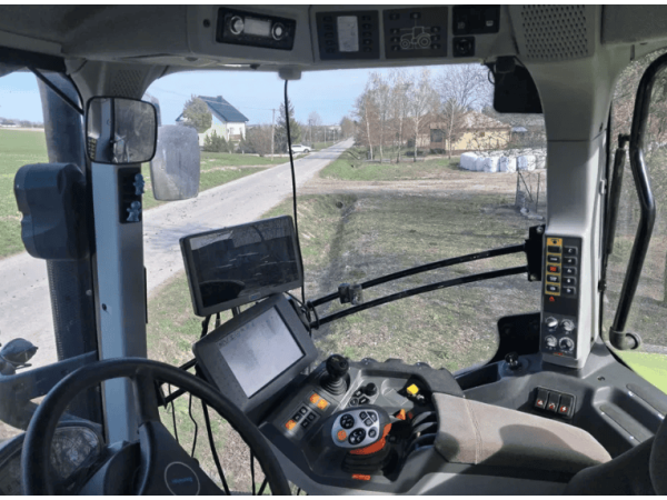 Трактор Claas Axion 830 (2016)